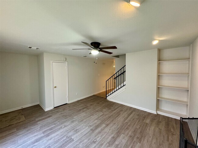 Foto del edificio - 5810 Twisted Pine Ct
