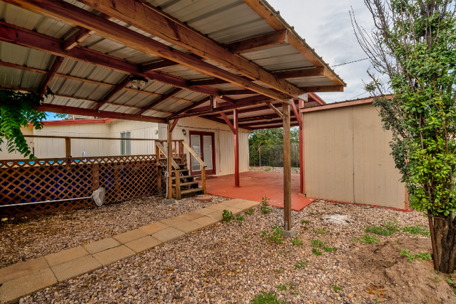 Building Photo - 406 Navajo St