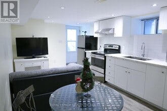 Building Photo - 47 Boon Ave