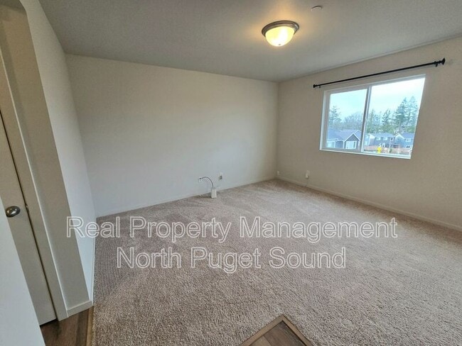 Foto del edificio - 4306 68th Dr NE