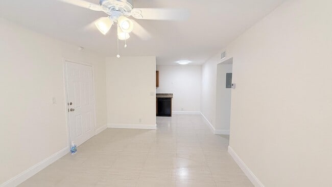 Foto del edificio - 607 NE 29th Dr