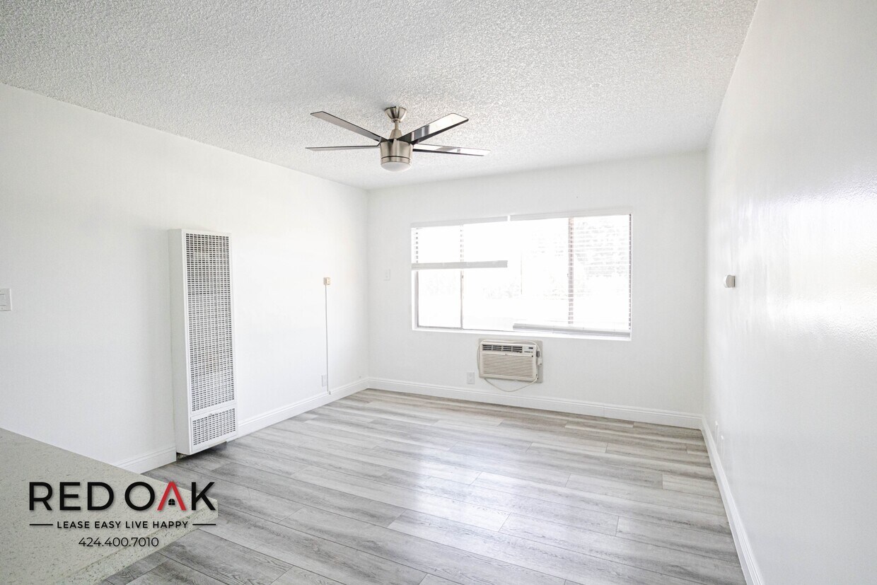 Primary Photo - Spectacular Completely Remodeled Two Bedro...