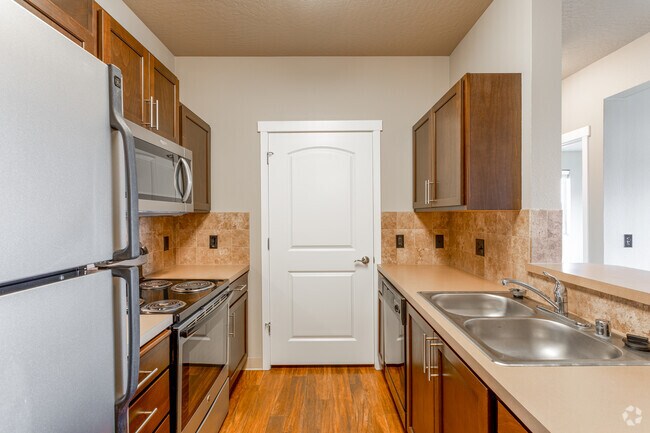 Cuadrángulo 2 - 2 habitaciones, 2 baños - 1080 pies cuadrados - Knightsbridge Communities