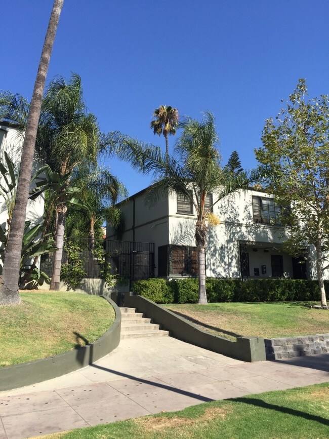 Foto del edificio - 1024 S Westmoreland Ave