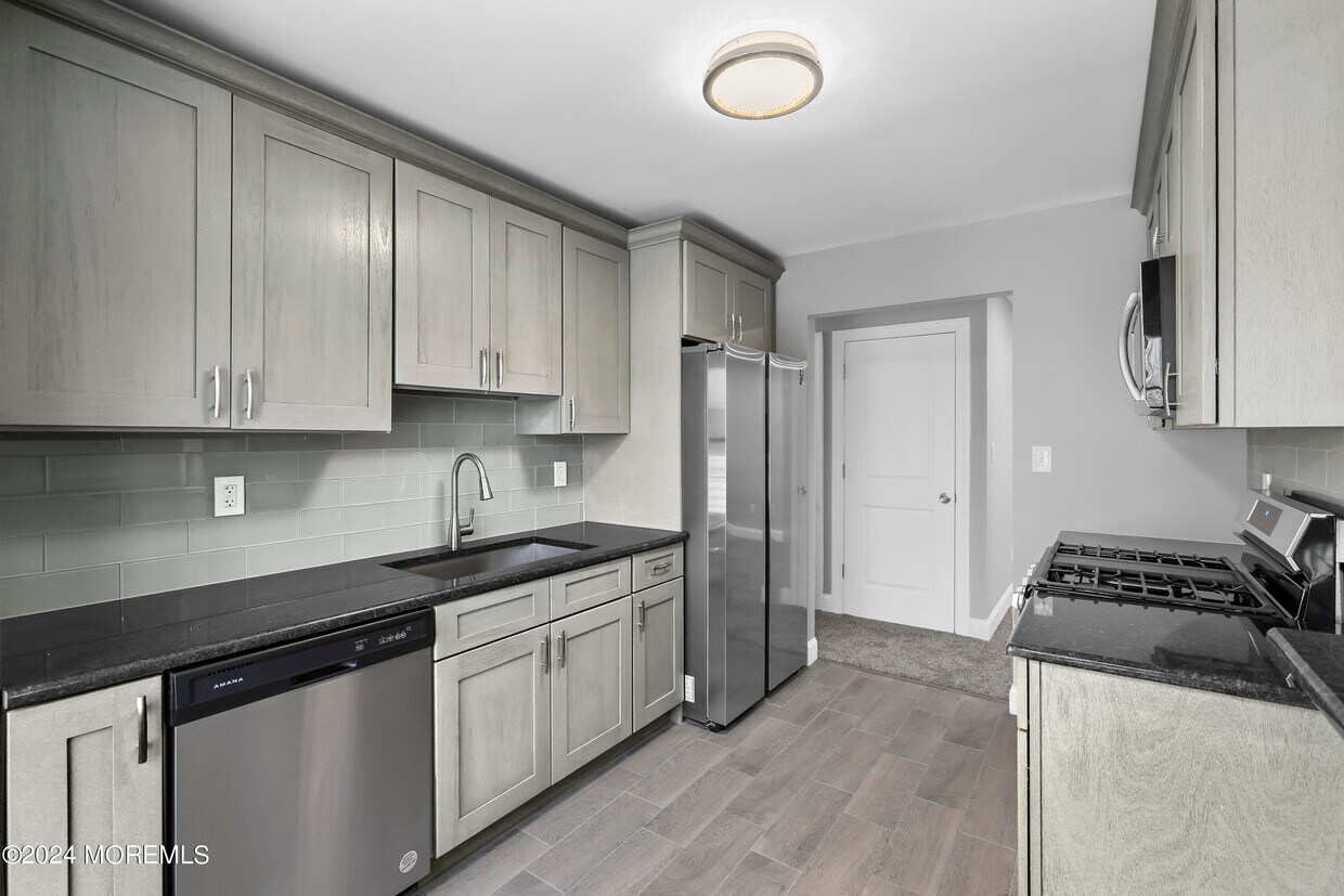 432 Winterberry Ct, Howell Township, NJ 07731 Condo for Rent in