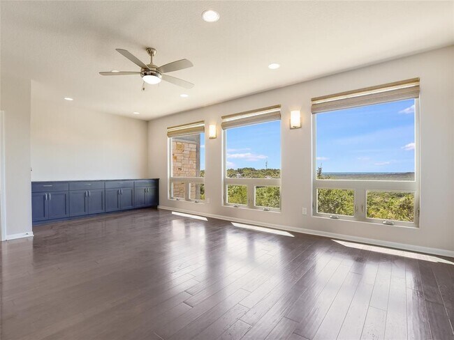 Foto del edificio - 1142 Lost Creek Blvd