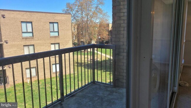 Foto del edificio - 7597 Gales Ct