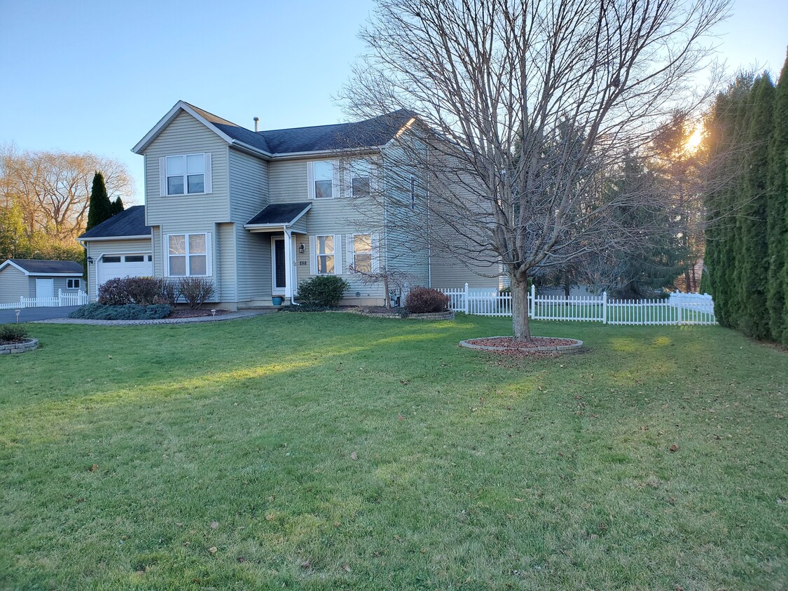 Front of Home - 415 Helderview Dr
