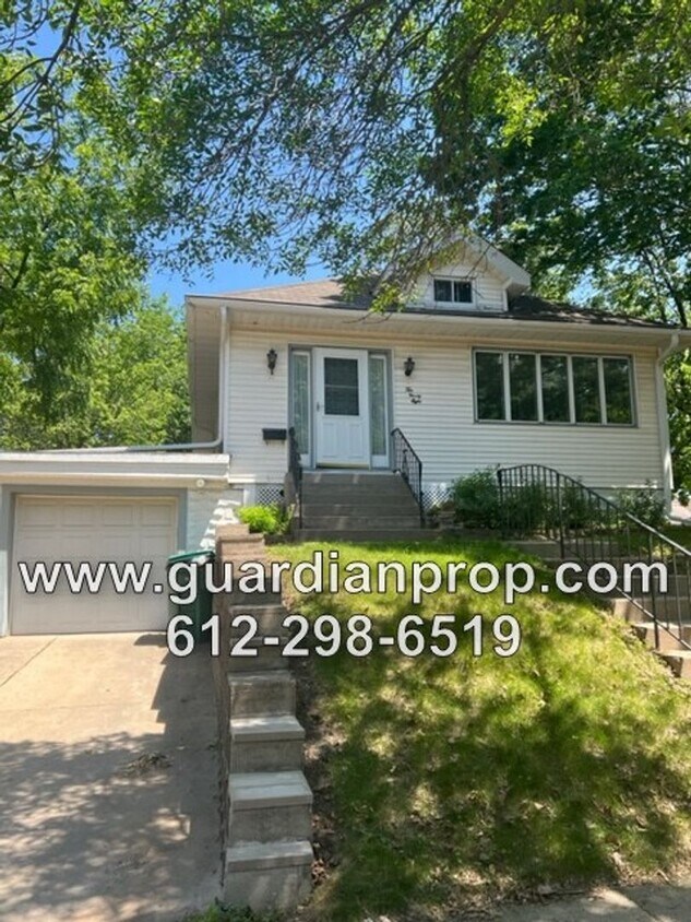 Primary Photo - House Available August 1, Updated Kitchen ...