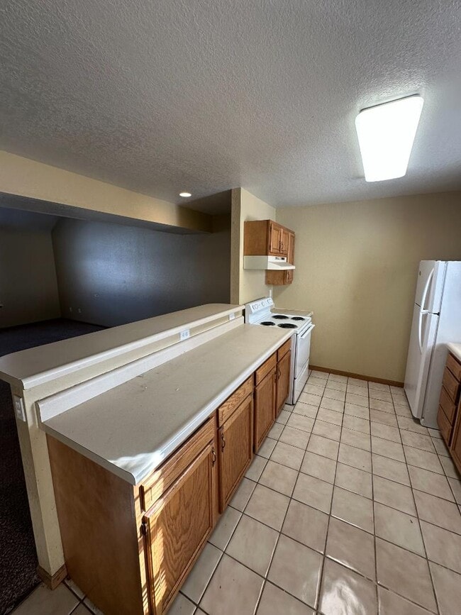 Building Photo - 103 S Woods Ct