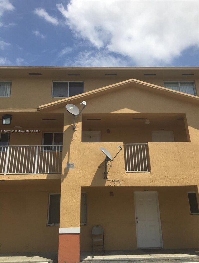 Primary Photo - 7935 W 30th Ct