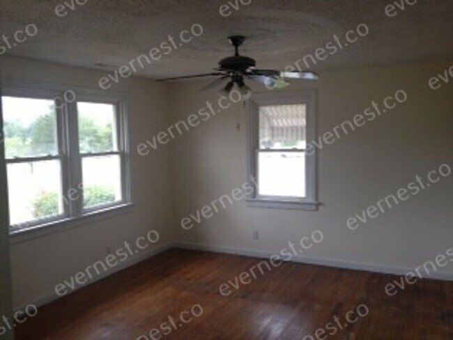 Building Photo - 1804 Carneal St