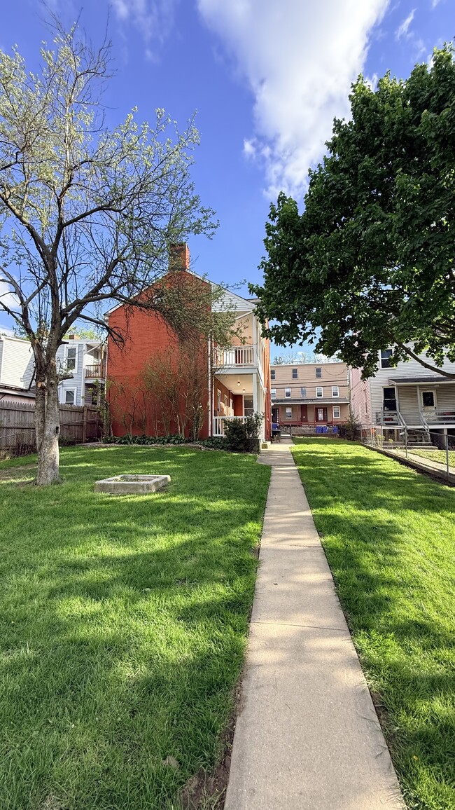 Foto del edificio - 1631 Mount Rose Ave