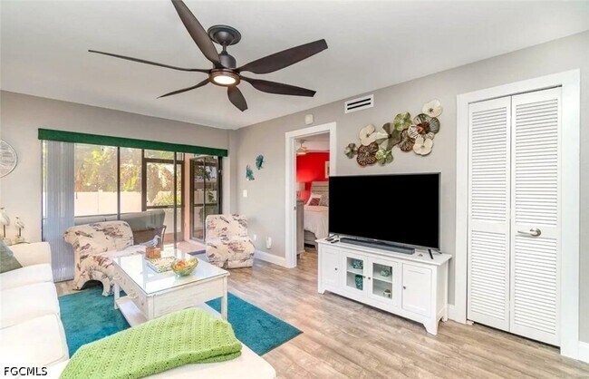 Foto del edificio - 5255 Coronado Pkwy