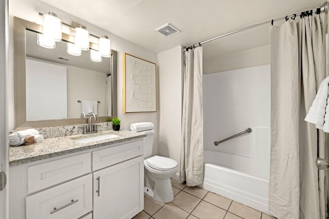 Interior Photo - Celeste on Glendale