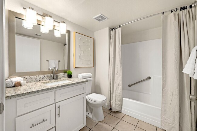 Interior Photo - Celeste on Glendale