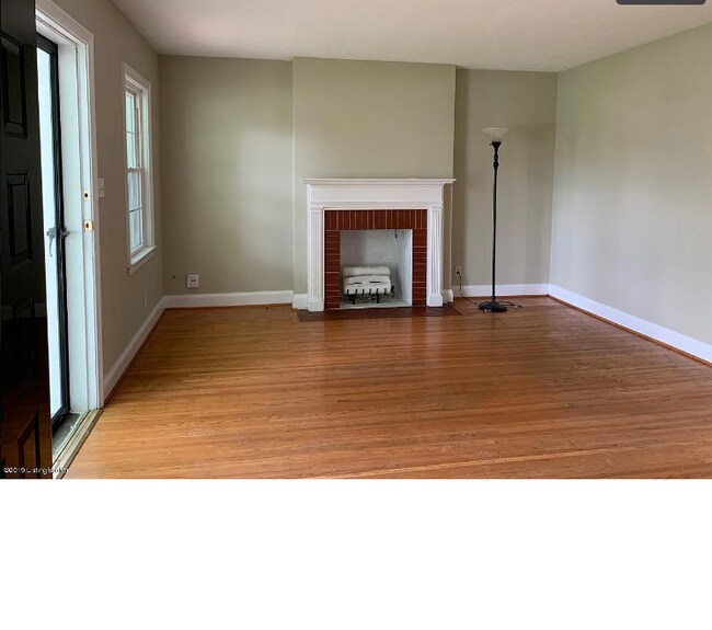 Foto del edificio - 3006 Bobolink Rd