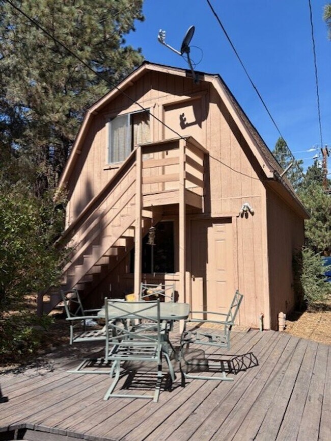 Foto del edificio - Charming Mountain Retreat with Loft & Scenic Deck in Pine Mountain Club