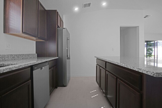 Foto del edificio - Modern Comfort Meets Convenience