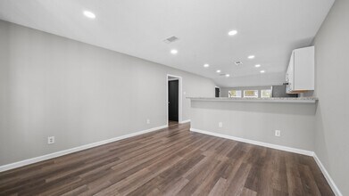 Building Photo - 5242 Greylog Dr