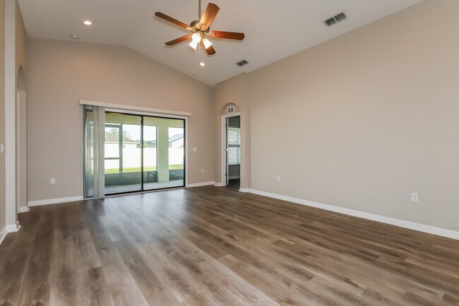Foto del edificio - 1817 James Towne Ln