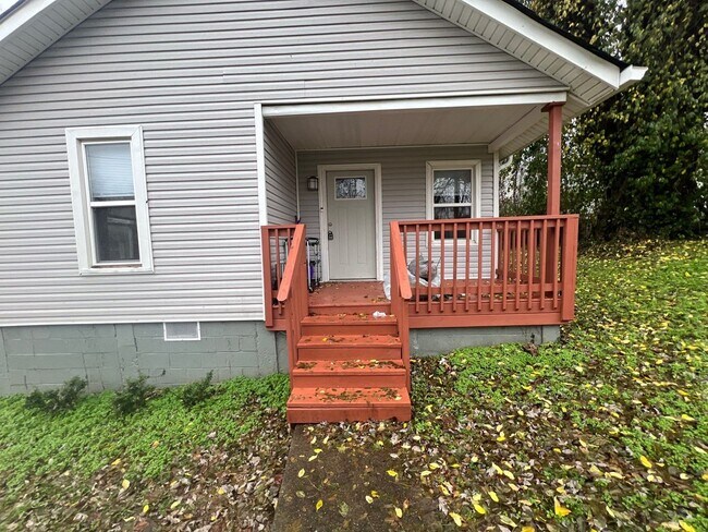 Foto del edificio - 3 Bed, 2 Bath House in Clarksville!!