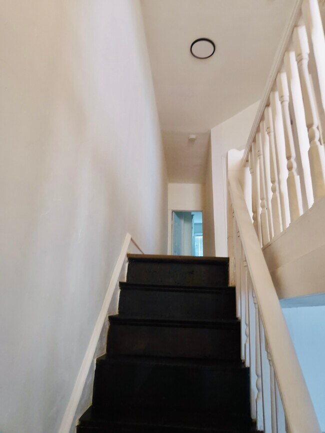 Foto del edificio - 124 W Sylvania St