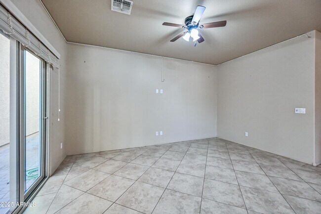 Building Photo - 2060 E Heartwood Ln