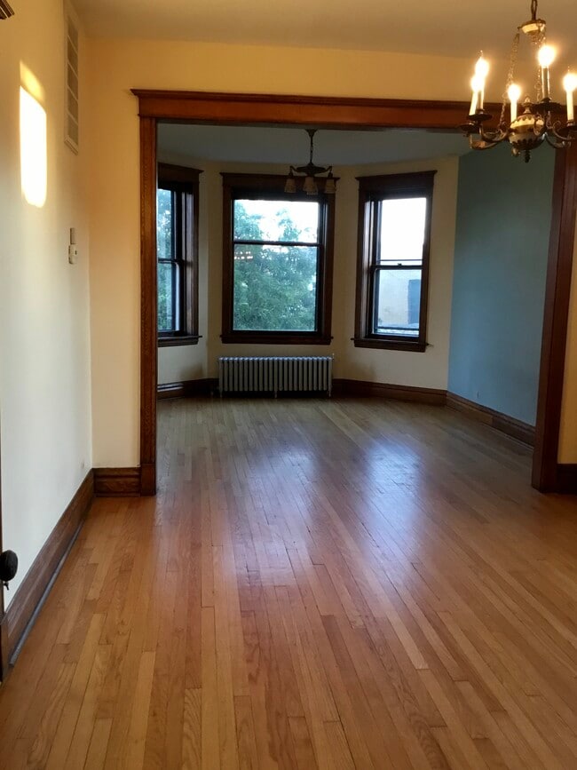 Building Photo - 2046 W Cortez St