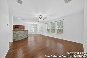 Foto del edificio - 511 Sedberry Ct