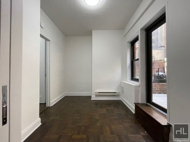 Foto del edificio - EAST 56 STREET