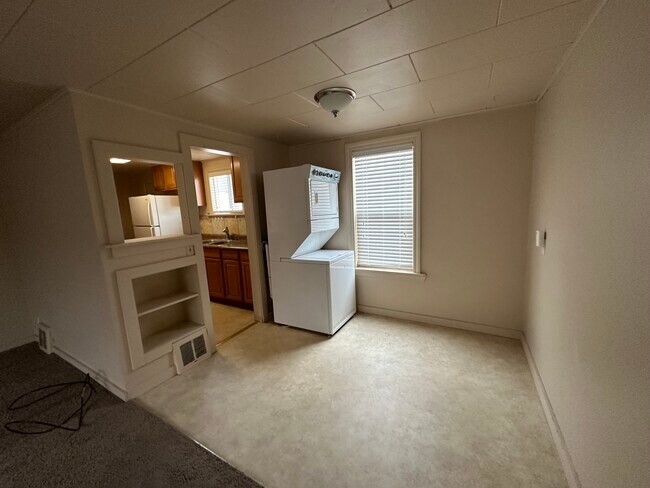 Foto del edificio - 303 W Spruce St