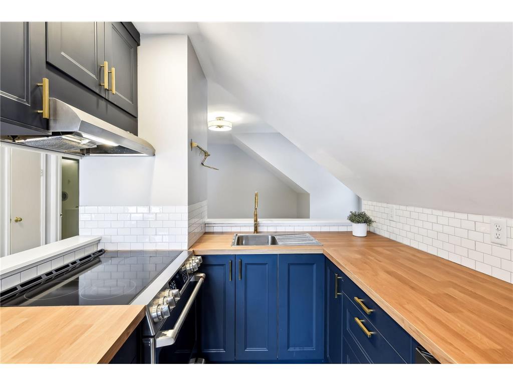 Foto principal - 240 8th Ave N