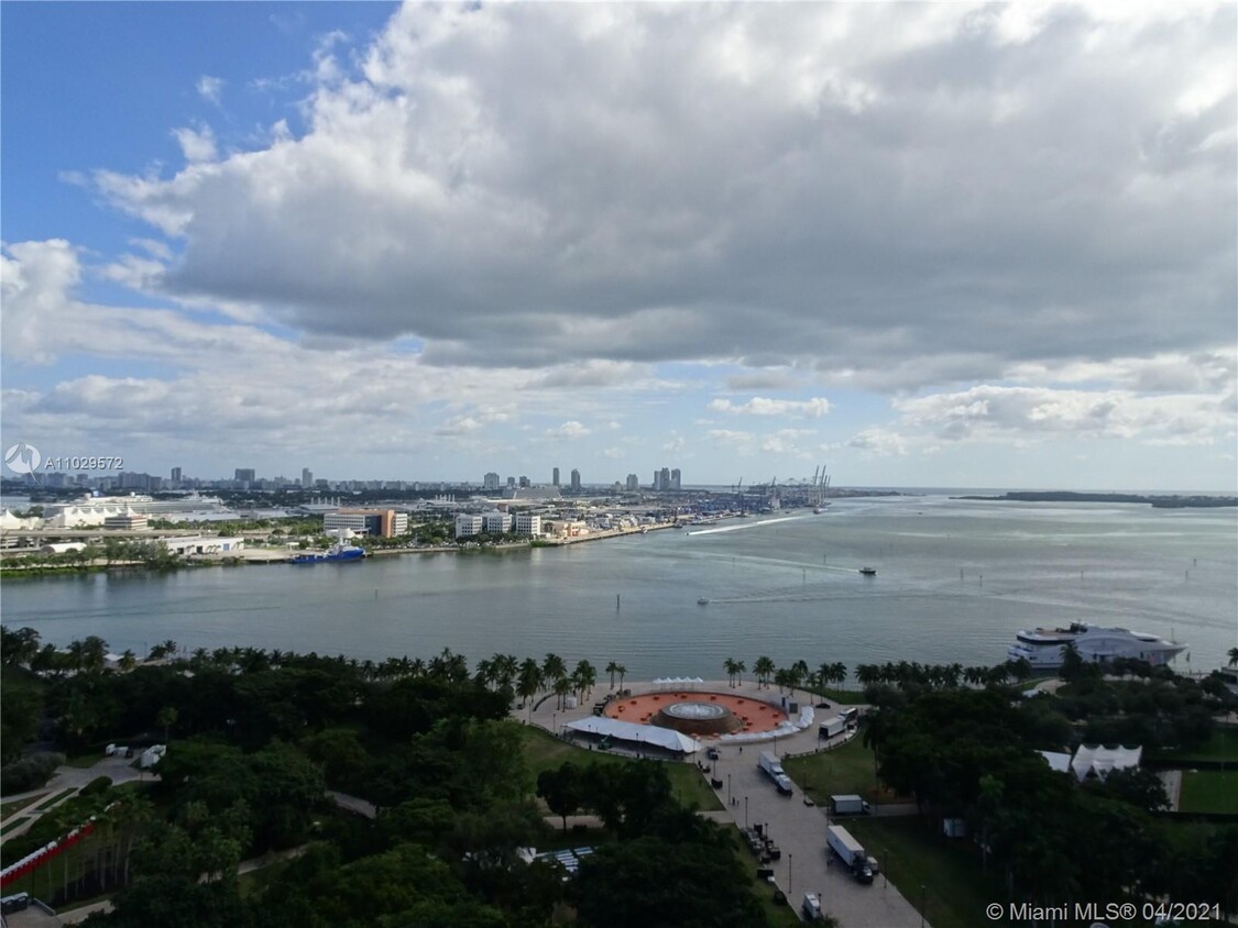Primary Photo - 50 Biscayne Blvd
