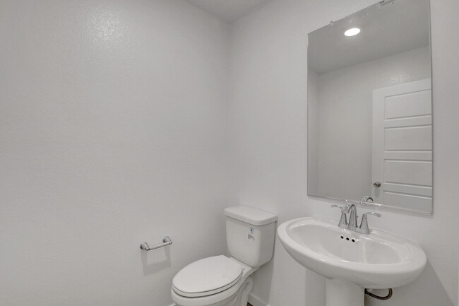 Building Photo - 6083 Rathbone St