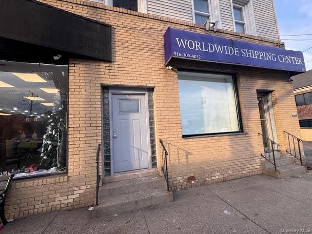 Building Photo - 329 Jericho Tpke