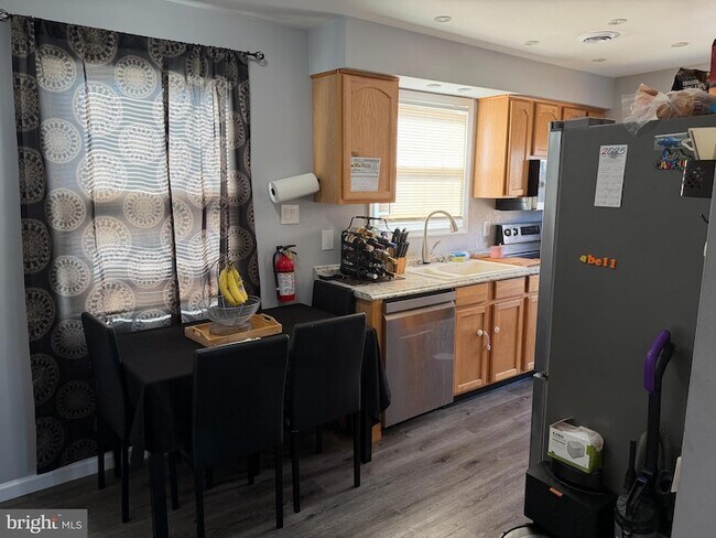 Building Photo - 127 Dory Ct