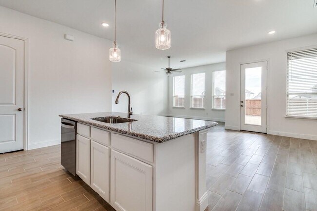 Foto del edificio - Brand New 3 Bed 2 Bath 2 car garage Home A...