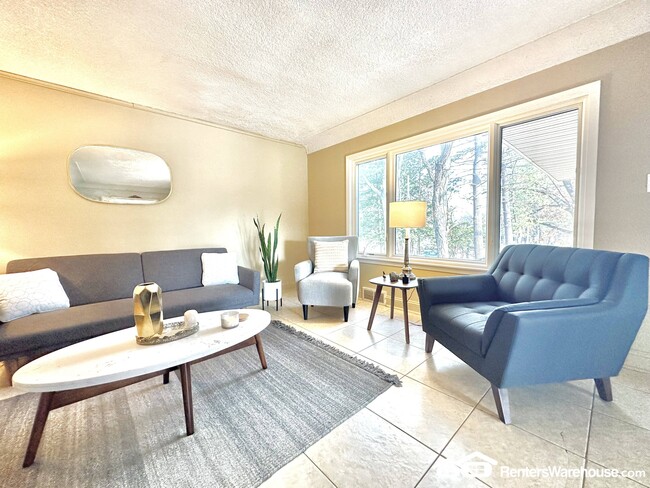 Foto del edificio - 3006 Fleur Dr