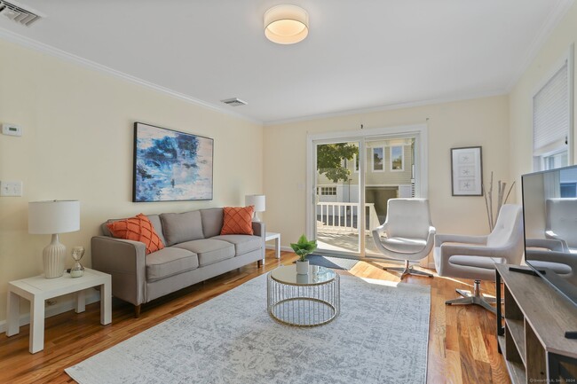 Foto del edificio - 318 Pine Creek Ave