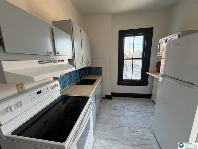 Building Photo - 146 W Broad St