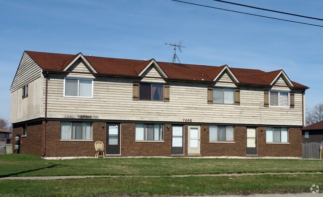 Building Photo - Merrillville 4 Plexes