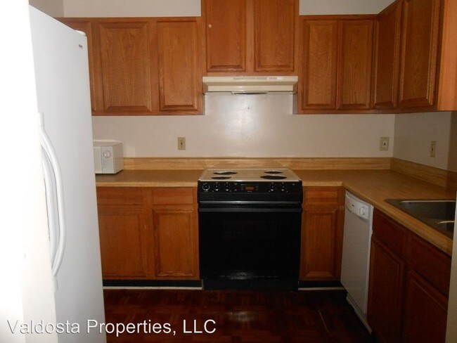 Building Photo - 3 br, 3 bath House - 816 Baytree Drive