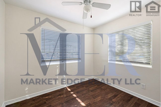 Photo - 3Bed/2.5Bath Townhouse at 24th St/Thomas! $399 MOVE-IN SPECIAL! Move-In ready on 3/12/2026!