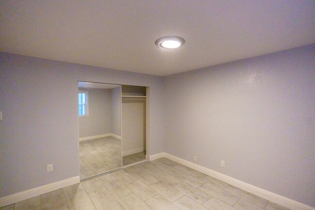 Foto del edificio - In-Unit Laundry! Spacious 1-Bedroom, 1-Bat...