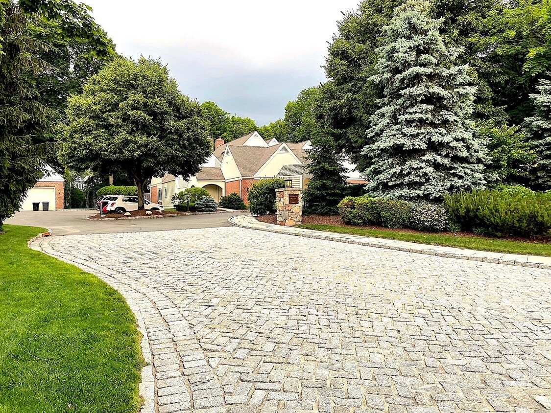 42 Sedgewick Village Ln, Darien, CT 06820 Condo for Rent in Darien