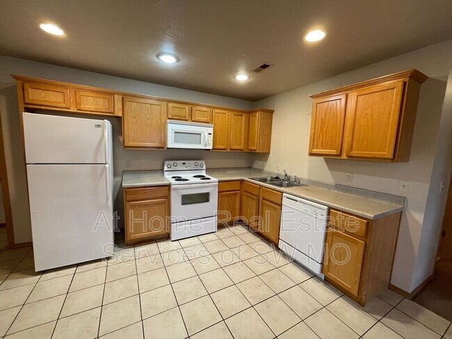 Foto del edificio - 1964 S Bryson Cir