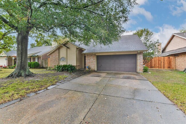 Foto del edificio - 10306 Wayward Wind Ln