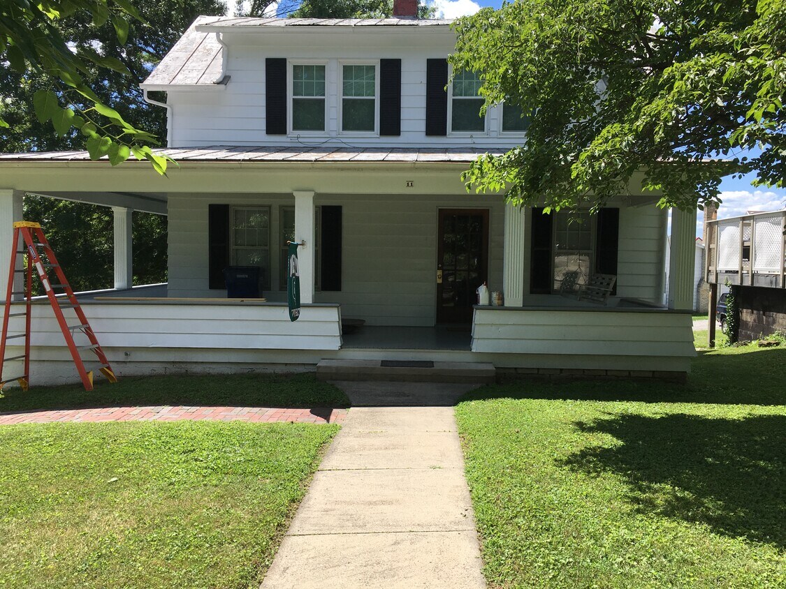 Front of House View - 11 Pratt St