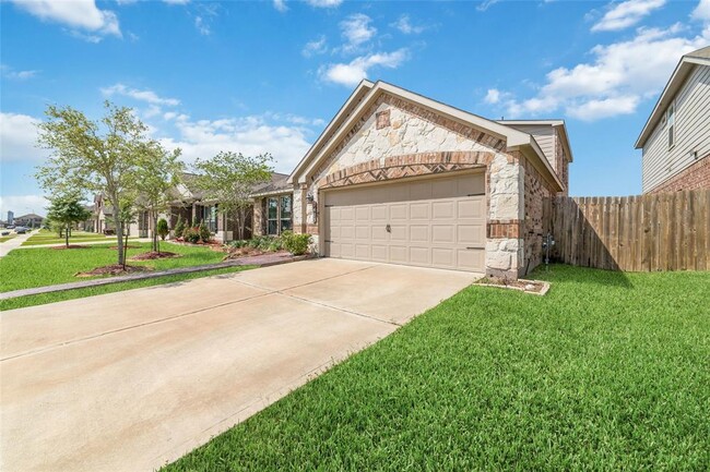 Building Photo - 7403 Cypress Pin Oak Dr